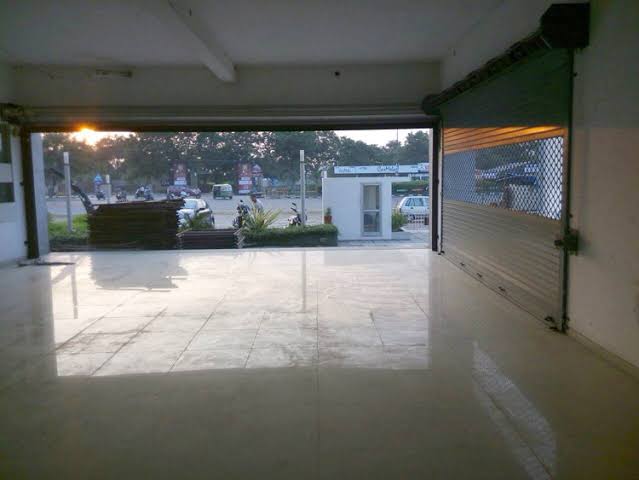 Showroom for rent